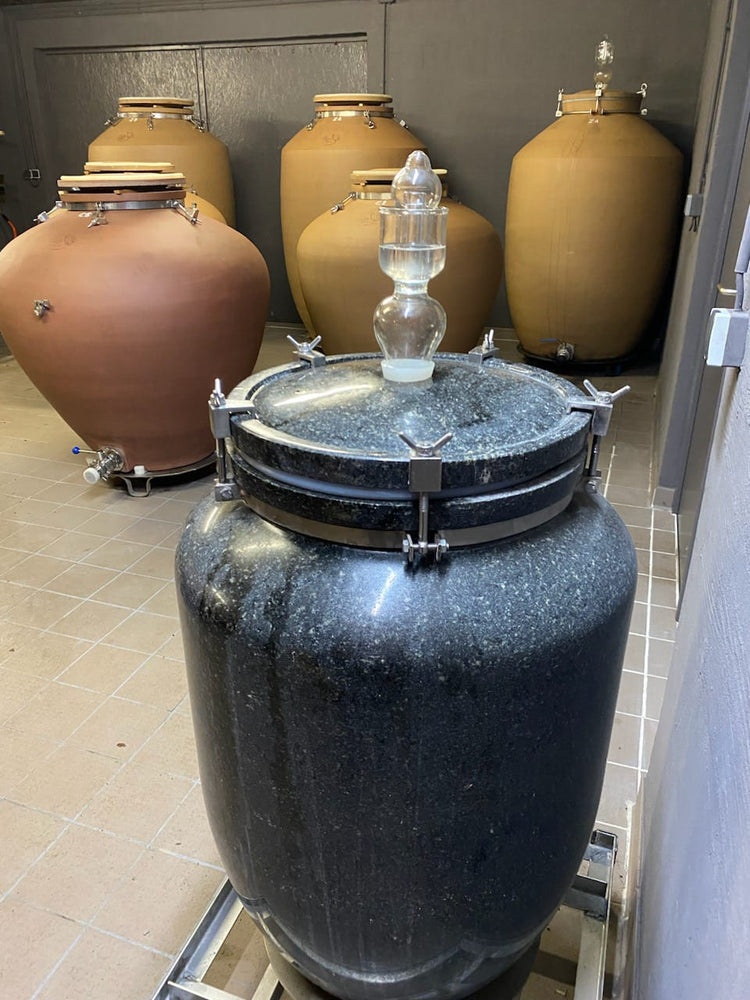 V & T Amforor i olika material