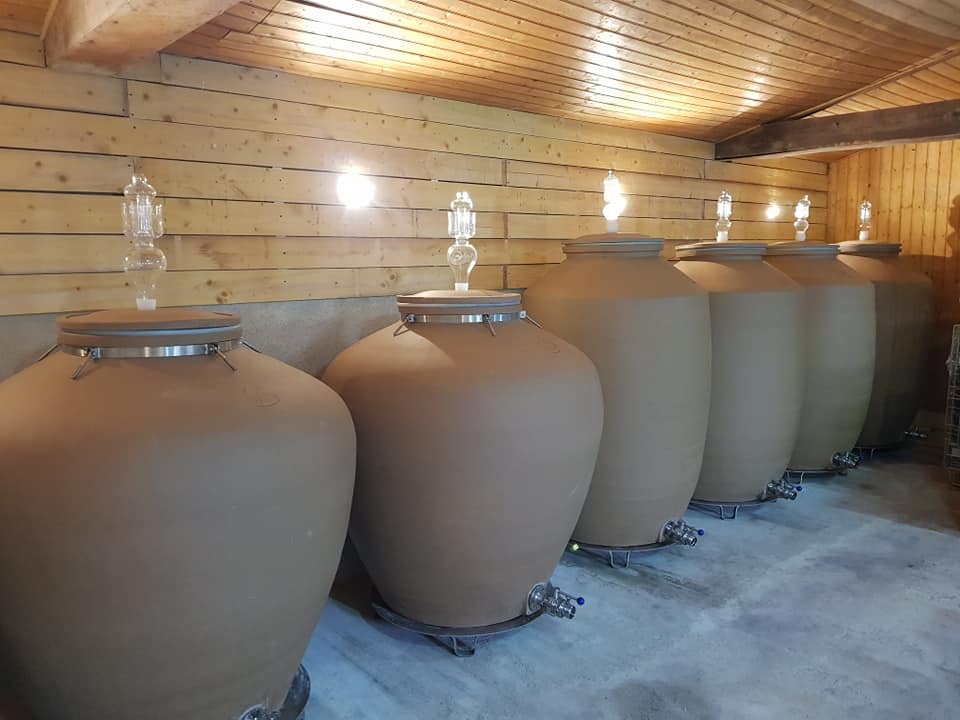 Amforor från V&T olika material och form