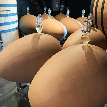 Amforor från V&T olika material och form