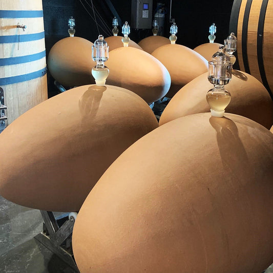 Amforor från V&T olika material och form