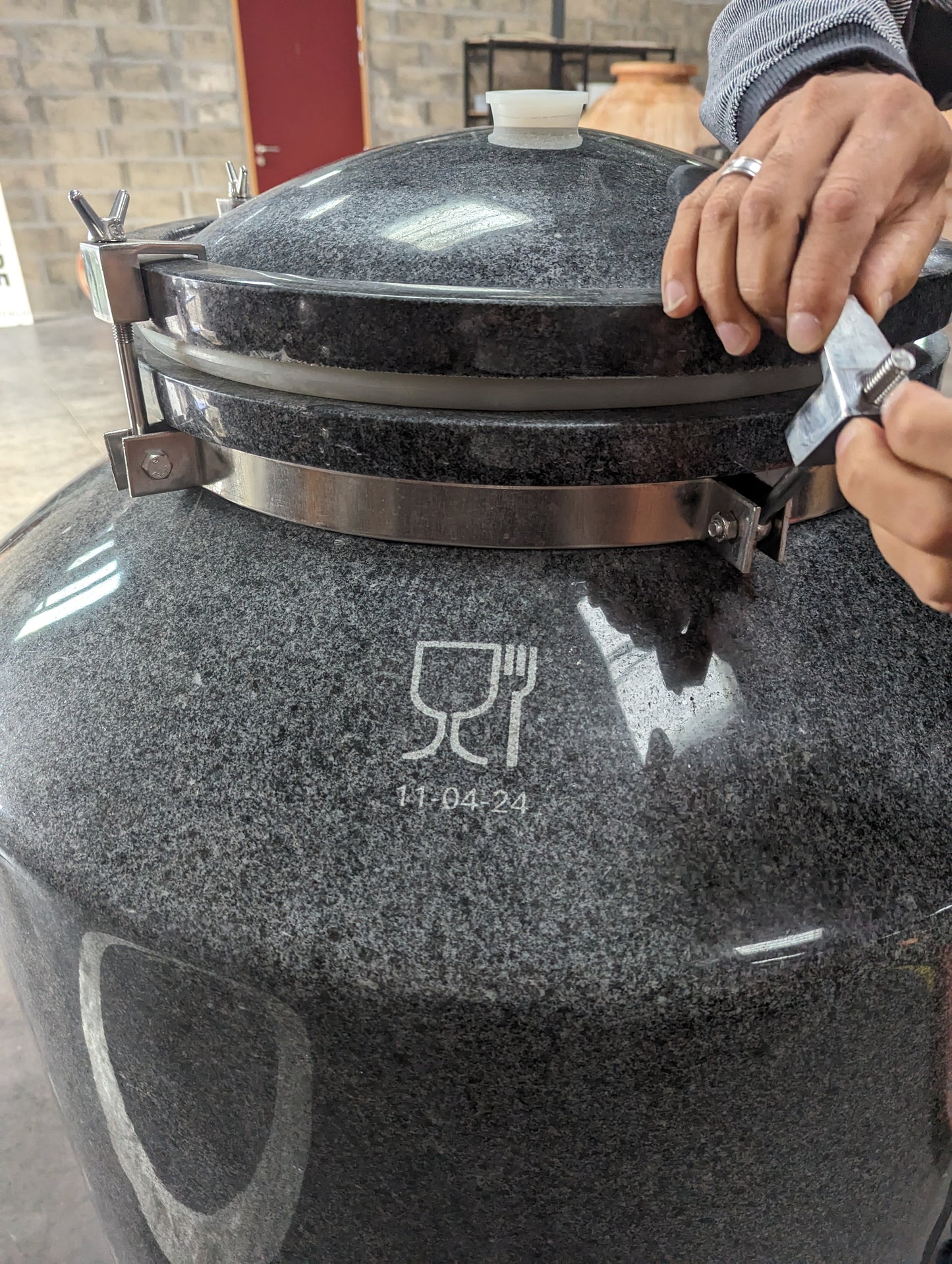 Amforor från V&T olika material och form