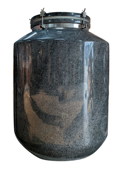 Amforor från V&T olika material och form